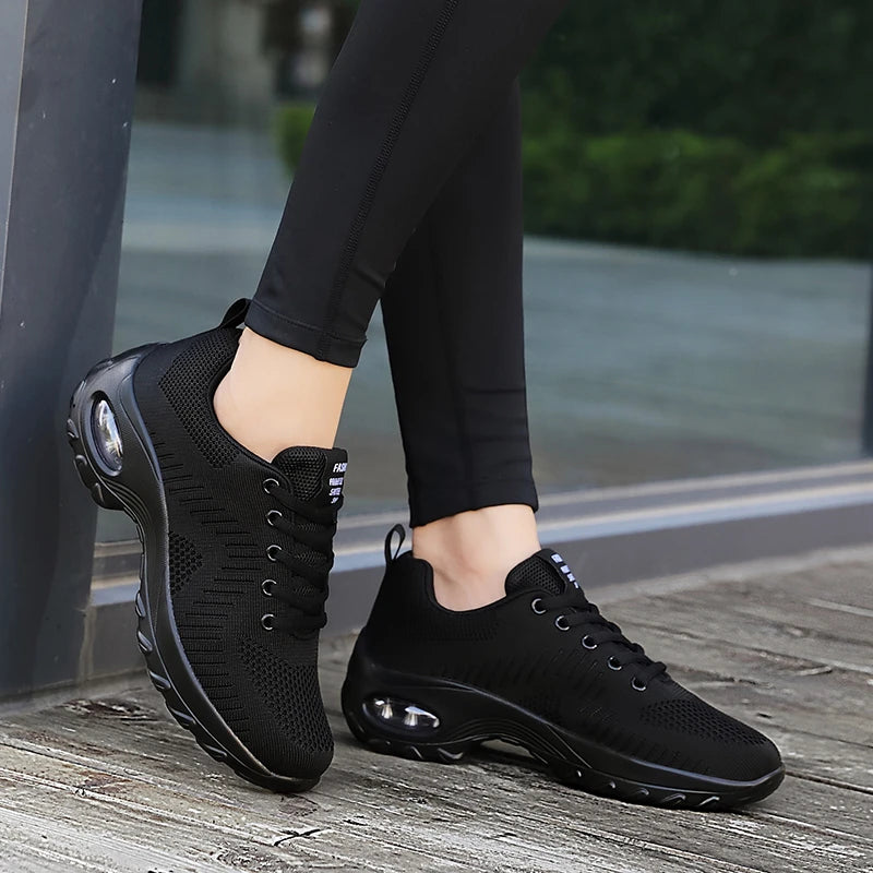 Women Mesh Breathable Flat Anti-Slip Outdoor Sneakers